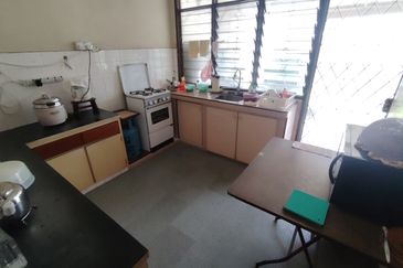 Oug 2 Storey Semi D Near to Market for Sale