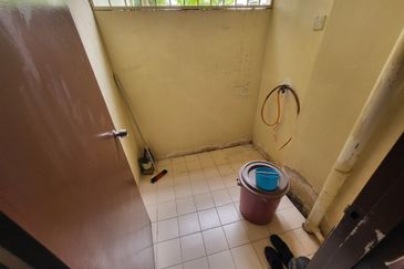 Pangsapuri Bukit Awansari (OG Court)