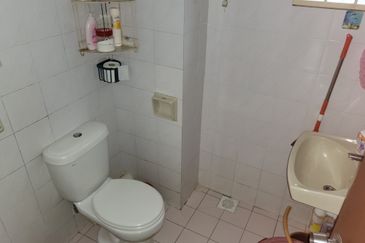 Pangsapuri Bukit Awansari (OG Court)