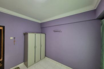 Pangsapuri Bukit Awansari (OG Court)