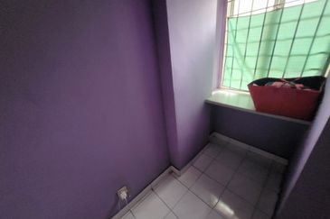 Pangsapuri Bukit Awansari (OG Court)