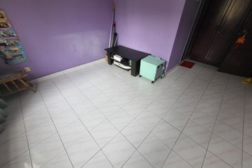 Pangsapuri Bukit Awansari (OG Court)