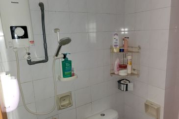 Pangsapuri Bukit Awansari (OG Court)