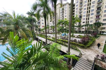 Pangsapuri Bukit Awansari (OG Court)