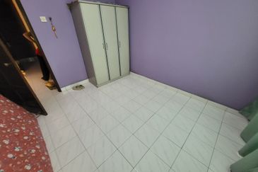 Pangsapuri Bukit Awansari (OG Court)