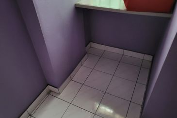 Pangsapuri Bukit Awansari (OG Court)