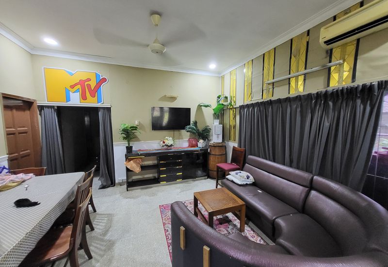 OUG/Taman United 1 Storey Bungalow With Big Land