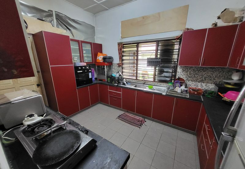 OUG/Taman United 1 Storey Bungalow With Big Land