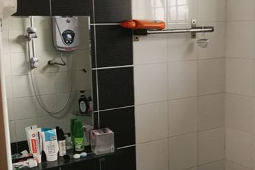 Oug 2 Storey Bungalow For Sale