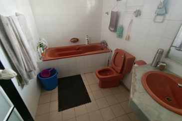 Oug 2 Storey Bungalow For Sale