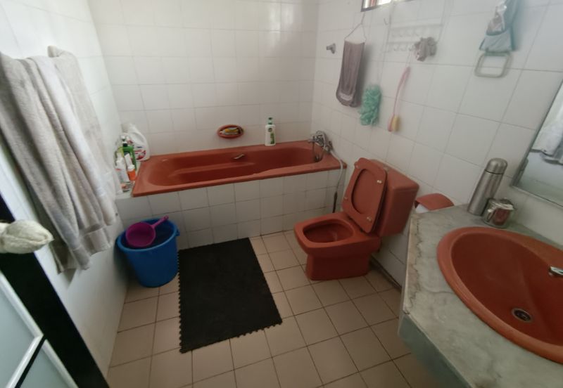 Oug 2 Storey Bungalow For Sale