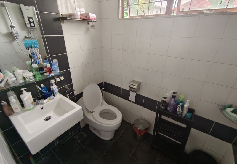 Oug 2 Storey Bungalow For Sale