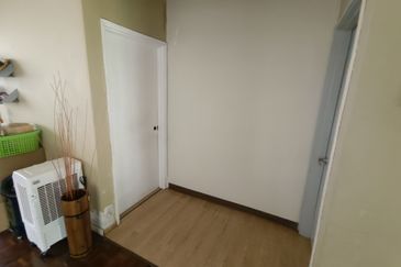 Oug 2 Storey Bungalow For Sale