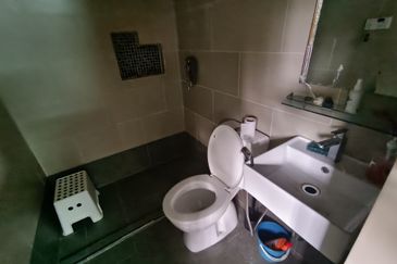 Oug 2 Storey Bungalow For Sale