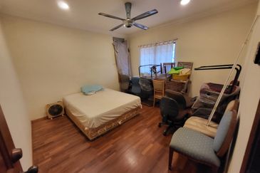 OUG/Taman Yarl Corner Bungalow with Spacious Land