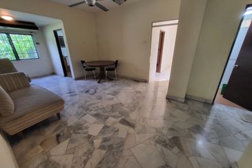 OUG/Taman Yarl Corner Bungalow with Spacious Land