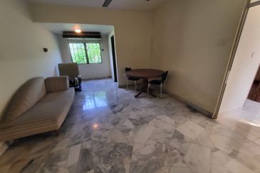 OUG/Taman Yarl Corner Bungalow with Spacious Land