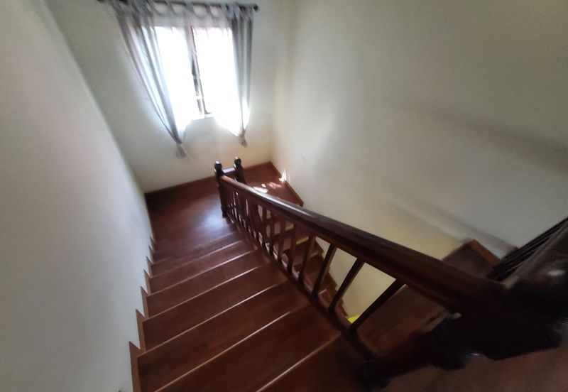 OUG/Taman Yarl Corner Bungalow with Spacious Land