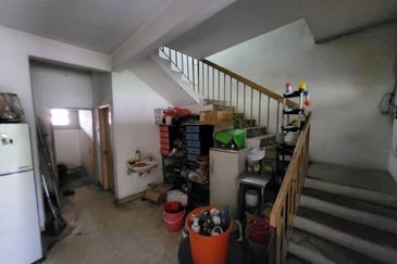 Oug 2 Storey Terrace House Facing Wider Road For Sale