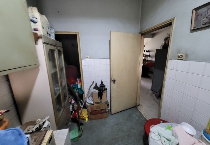 Oug 2 Storey Terrace House Facing Wider Road For Sale