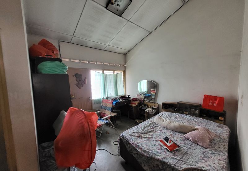 Oug 2 Storey Terrace House Facing Wider Road For Sale