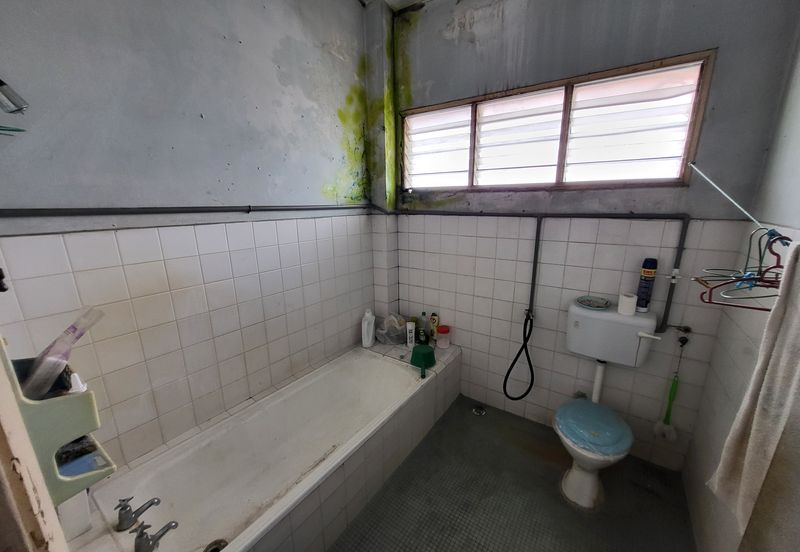 Oug 2 Storey Terrace House Facing Wider Road For Sale