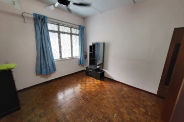 Oug 2 Storey Terrace House Rare Unit For Sale
