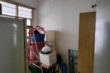 Oug 2 Storey Terrace House Rare Unit For Sale