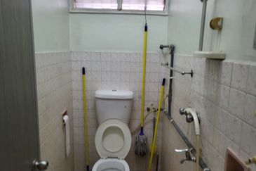 Oug 2 Storey Terrace House Rare Unit For Sale