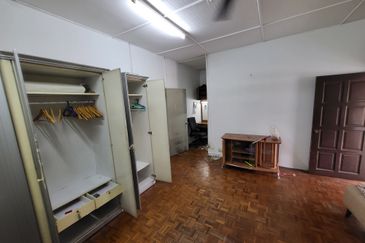 Oug 2 Storey Terrace House Rare Unit For Sale