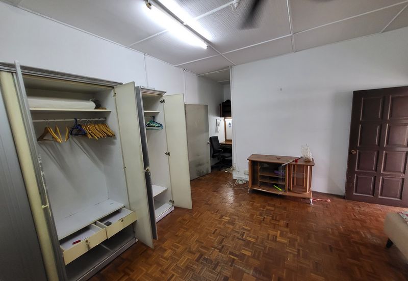 Oug 2 Storey Terrace House Rare Unit For Sale