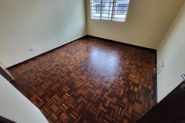 Oug 2 Storey Terrace House Renovated Unit For Sale