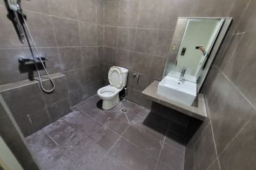 Oug 2 Storey Terrace House Renovated Unit For Sale