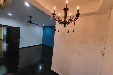 Oug 2 Storey Terrace House Renovated Unit For Sale