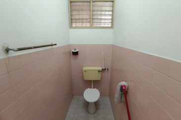 Oug 2 Storey Terrace House Quiet Road For Rent