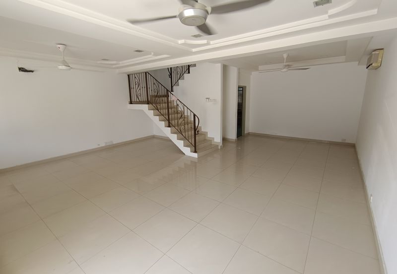 Oug 2 Storey Terrace House Quiet Road For Rent