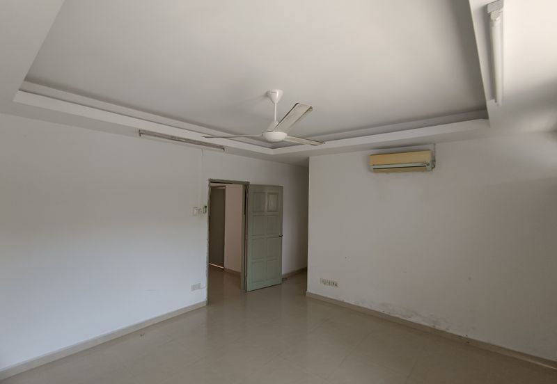 Oug 2 Storey Terrace House Quiet Road For Rent