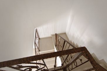 Oug 2 Storey Terrace House Quiet Road For Rent