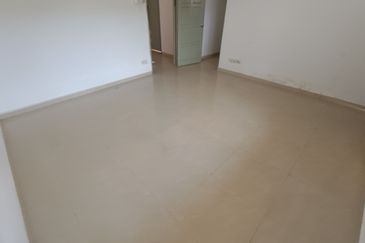 Oug 2 Storey Terrace House Quiet Road For Rent