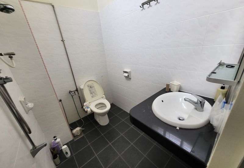 Oug 2 Storey Renovated Full Furnished House For Rent