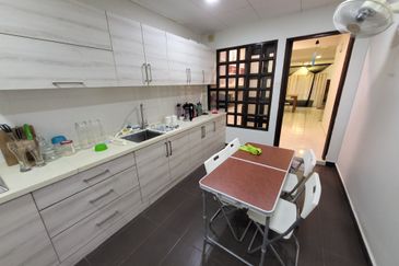 Oug 2 Storey Renovated Full Furnished House For Rent