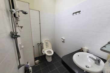 Oug 2 Storey Renovated Full Furnished House For Rent