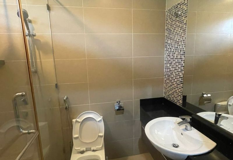 OUG/Taman Yarl Fully Furnished Bungalow Room