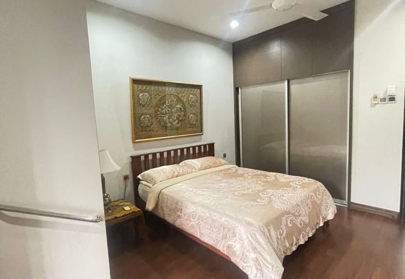 OUG/Taman Yarl Fully Furnished Bungalow Room