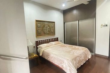 OUG/Taman Yarl Fully Furnished Bungalow Room