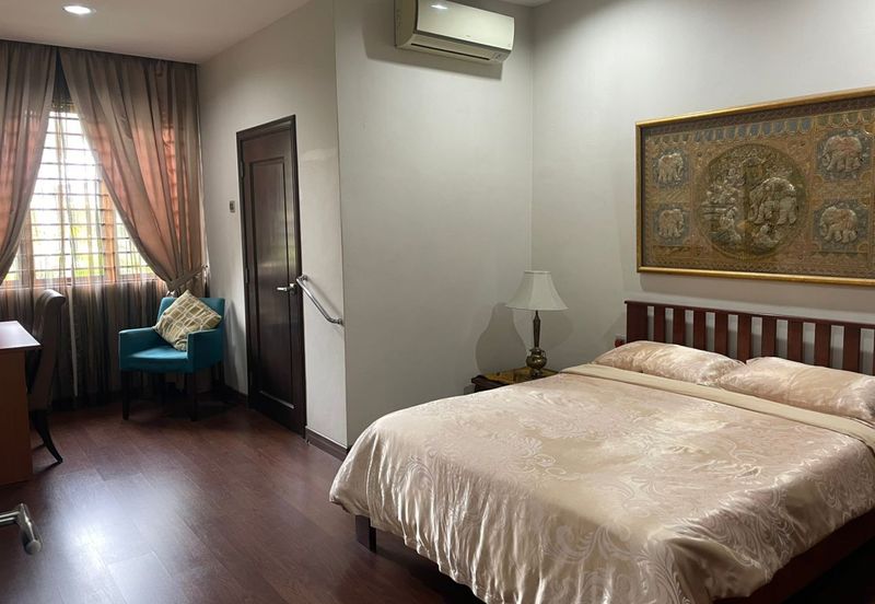 OUG/Taman Yarl Fully Furnished Bungalow Room