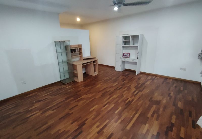 Oug / Taman Yarl Gated Guarded Bungalow For Sale