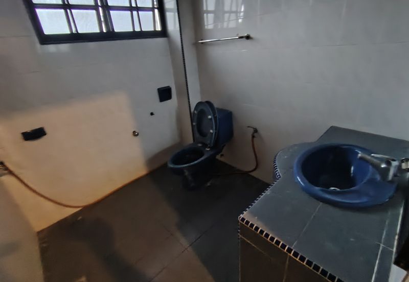 Oug / Taman Yarl Gated Guarded Bungalow For Sale