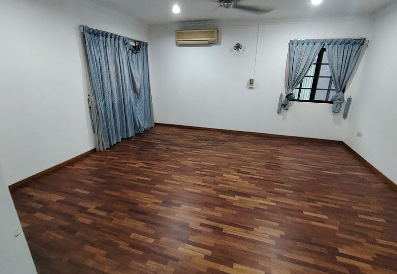 Oug / Taman Yarl Gated Guarded Bungalow For Sale