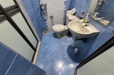 Oug / Happy Garden Gated Guarded 3 Storey Terrace House For Sale